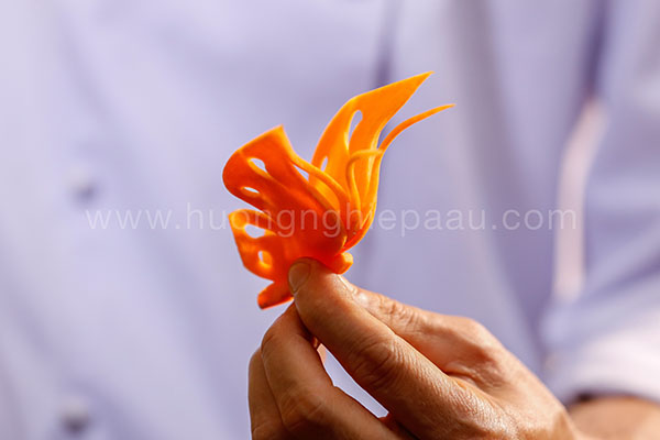 cắt tỉa cà rốt hình bướm