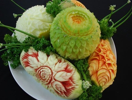 cắt tỉa trái cây hình hoa