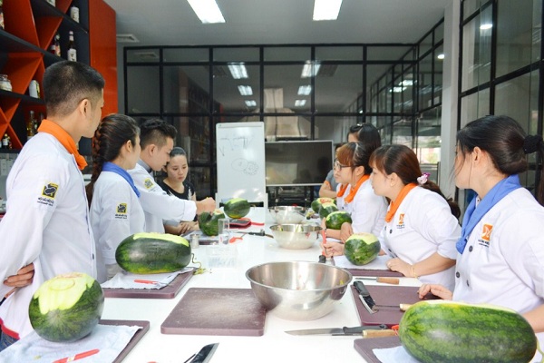 khóa học cắt tỉa trái cây tại hoidaubepaau