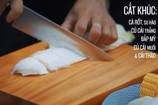 Cắt khúc rau củ
