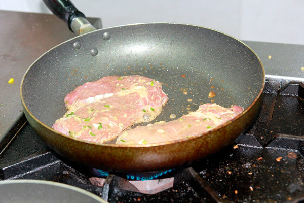 Chiên thịt bò bít tết