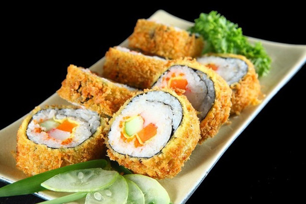 cơm cuộn Sushi