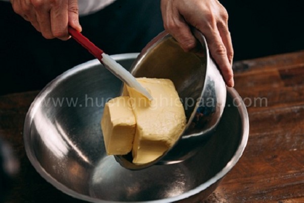 Dùng bơ lạt khi nướng bánh