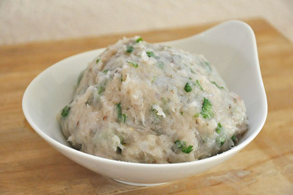 Làm nhuyễn chả cá