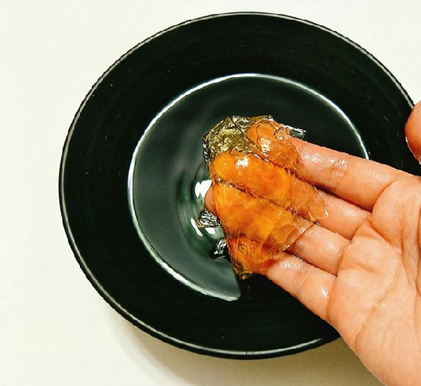 Ngâm gelatin trong nước