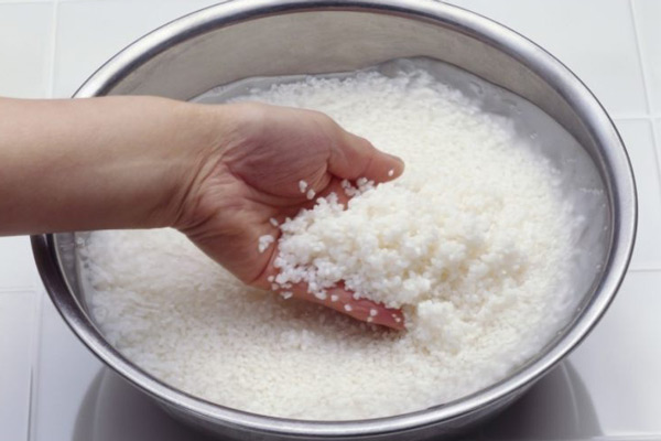 Ngâm nếp với nước