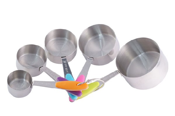 Sử dụng bộ cup đong