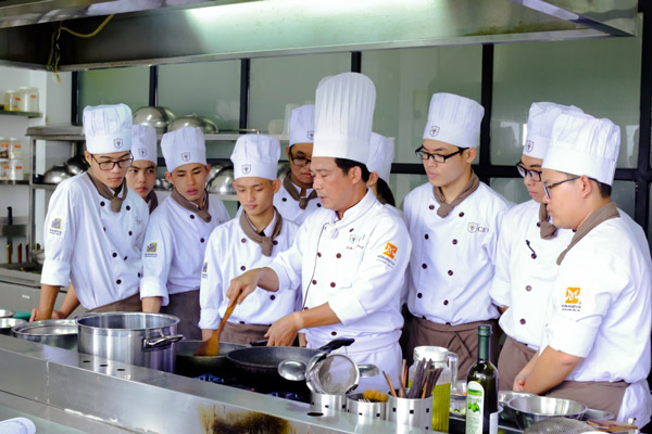 Trung cấp Kinh tế – Du lịch TP. HCM