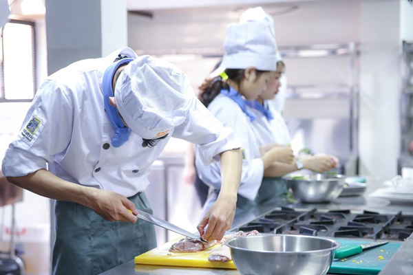 Học nghề bếp