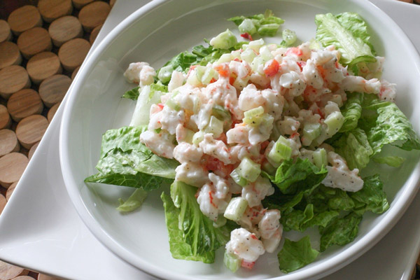 Sốt mayonnaise trộn cùng salad