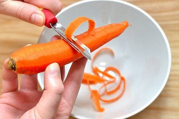Cà rốt gọt vỏ