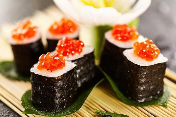 cách làm sushi trứng cá hồi