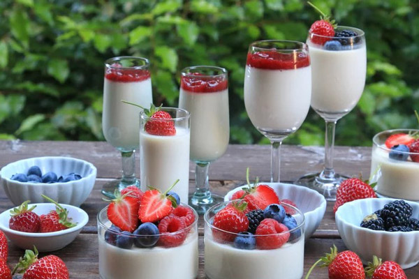 Panna cotta dâu tây