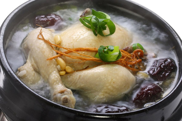 Cách nấu gà tần sâm Samgyetang