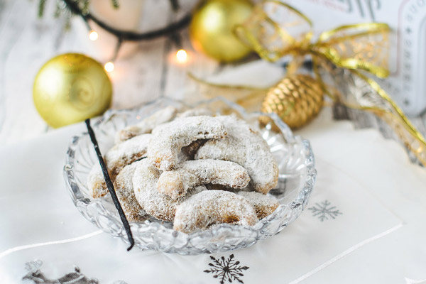 Cách làm bánh Vanilla Crescent Cookie