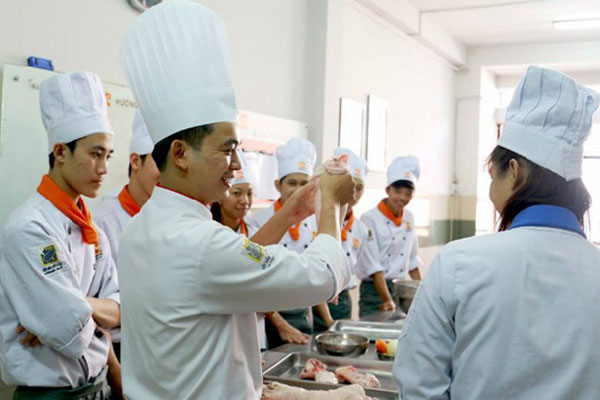 Cháy hết mình để tìm thấy đam mê nghề bếp