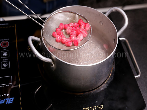 Thạch củ năng sau khi luộc lần 1