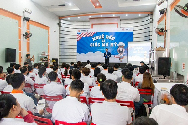 Đầu bếp giỏi tiếng anh cơ hội du học mỹ