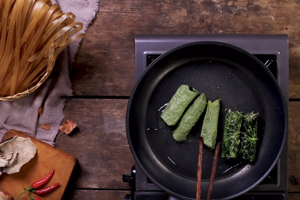 Chiên chả lá lốt