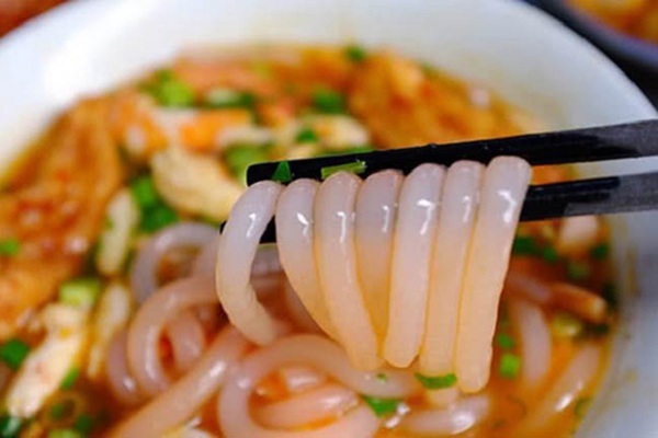 làm sợi bánh canh ghẹ