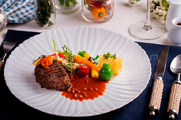 Thăn bò xốt tiêu đỏ đặc sắc