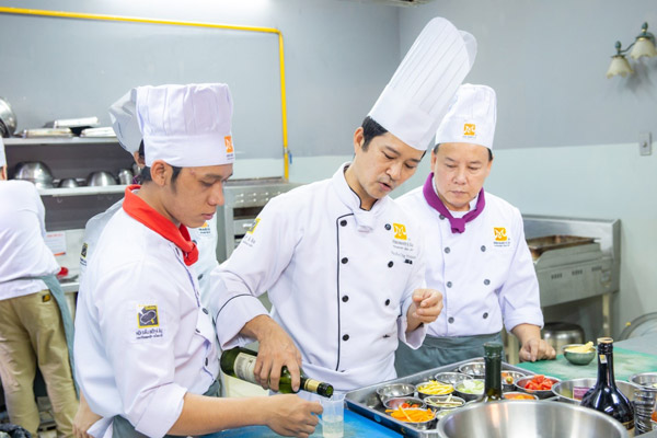 Mức lương nghề đầu bếp ở Việt Nam