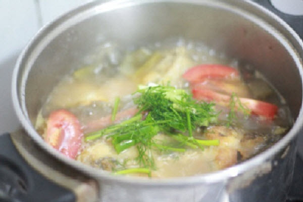 món canh cá dưa chua