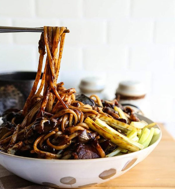 Cách làm mỳ tươn đen
