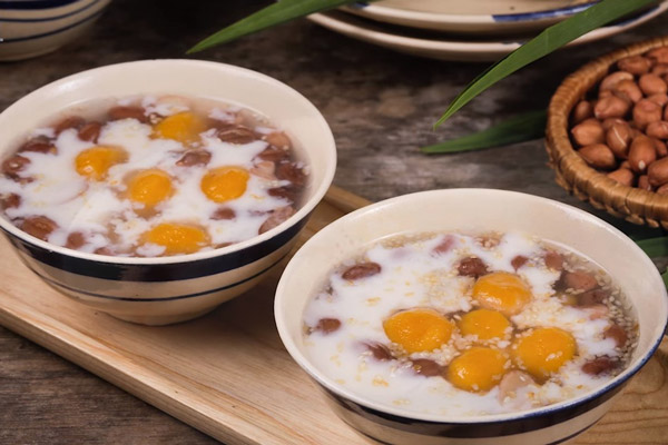 Cách nấu chè bí đỏ đậu phộng