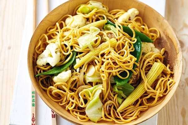 Mì xào Chow Mein