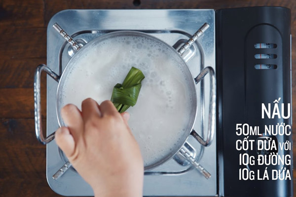 Nấu nước cốt dừa