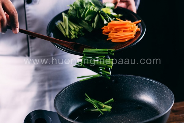 Xào các nguyên liệu