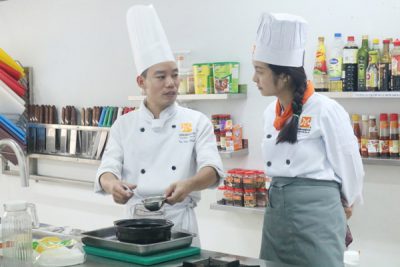 Học nấu cháo ếch Singapore
