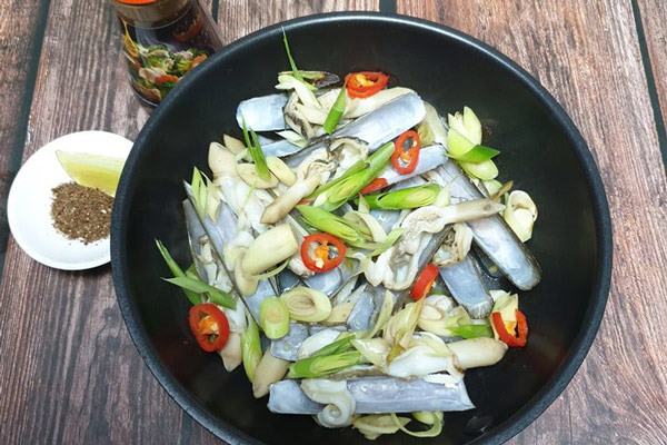 Ốc móng tay hấp sả