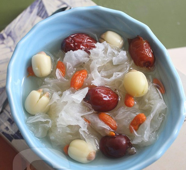 cách làm chè hạt sen nho khô