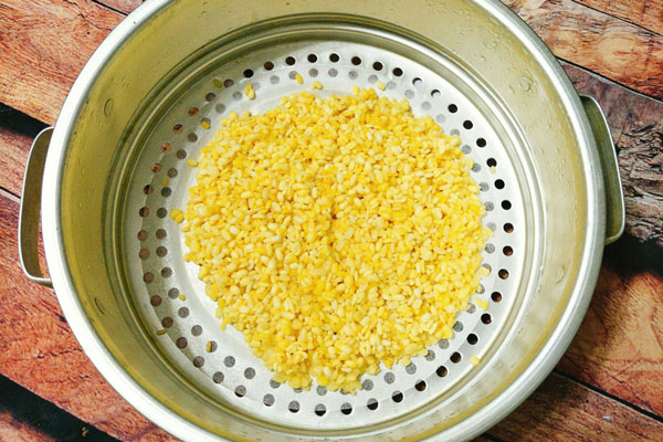 Đậu xanh cà vỏ mang đi ngâm nước