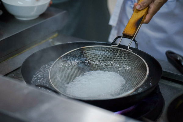 kỹ thuật làm sợi bánh canh