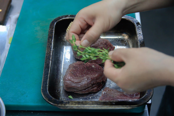 Kỹ thuật ướp thịt bò
