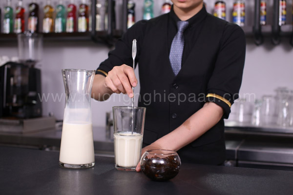 Làm trà sữa đơn giản