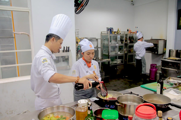 Lớp học làm bò bít tết