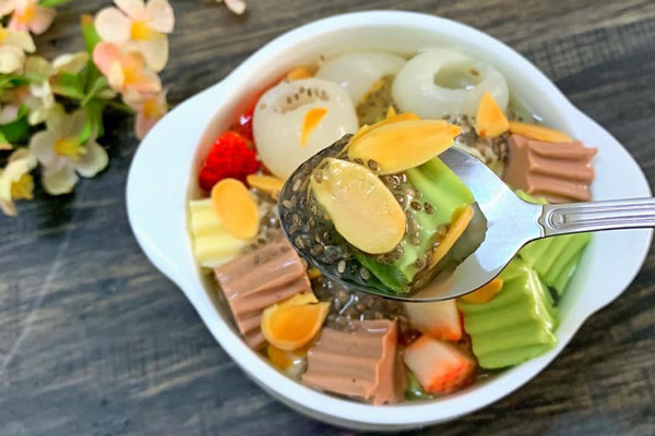 chè khúc bạch bằng bột rau câu