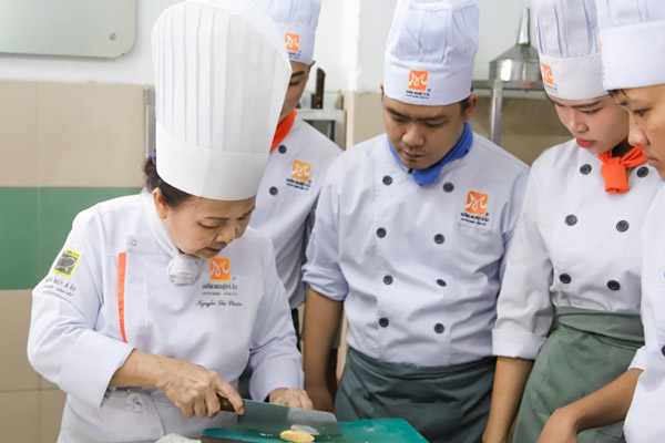 Trường Dạy Nghề Nấu Ăn Bình Dương – Chắp Cánh Ước Mơ Nhiều Bạn Trẻ