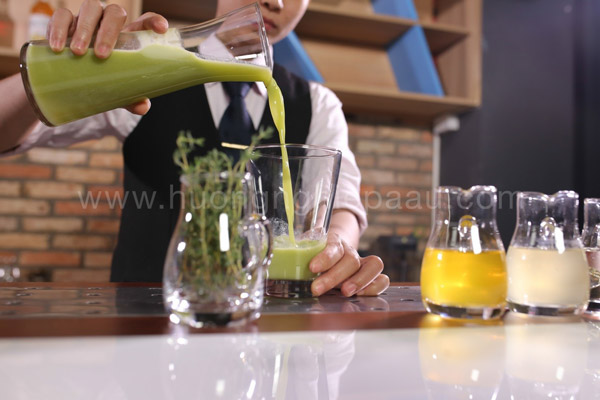 Nước ép khế có màu xanh lá đẹp mắt