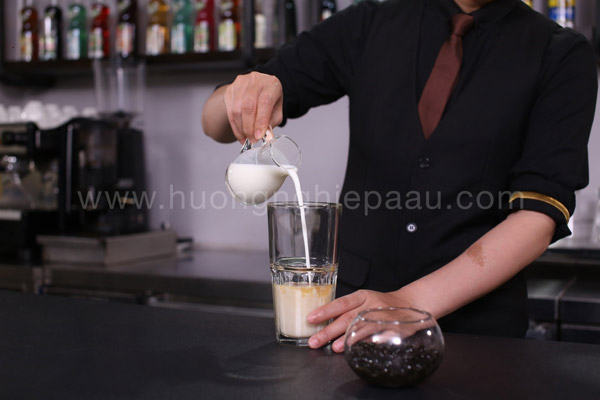 Sử dụng sữa Hokkaido để pha chế trà sữa