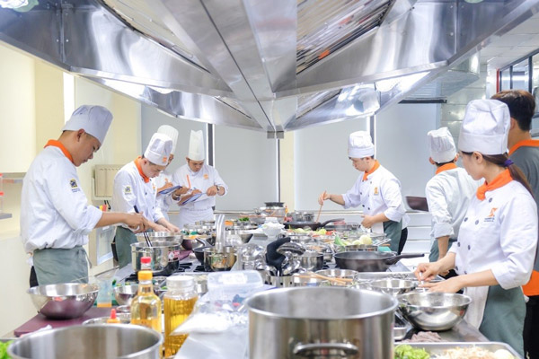 Hỏi Đáp : Trường Dạy Nấu Ăn Phan Thiết Uy Tín Ở Đâu ?
