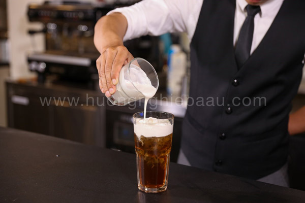 Lớp macchiato trắng tinh