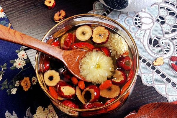 Trà hoa cúc táo đỏ