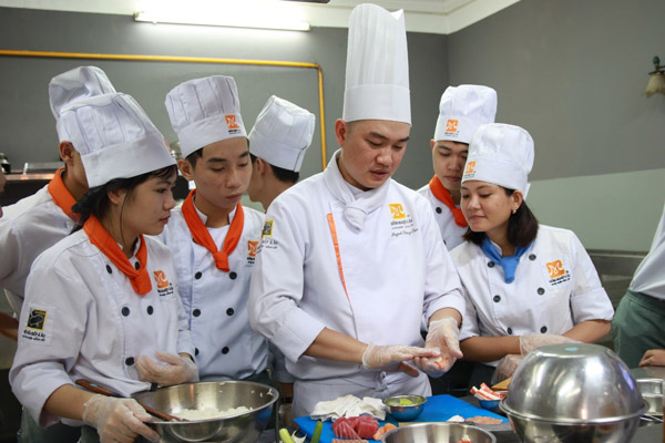 Học làm sushi mở quán