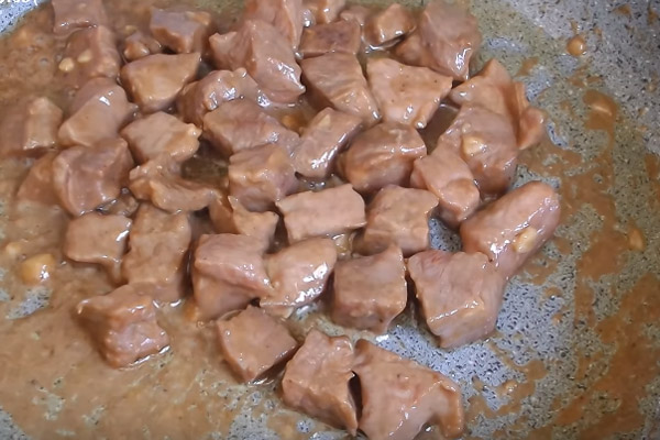 Xào thịt bò