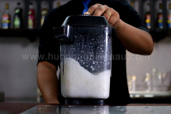 Xay nhuyễn để tạo phần freeze 